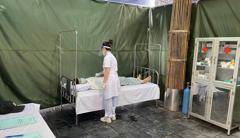 Hà Nội: Vận hành trạm y tế lưu động tại chợ Đồng Xuân - Ảnh 2