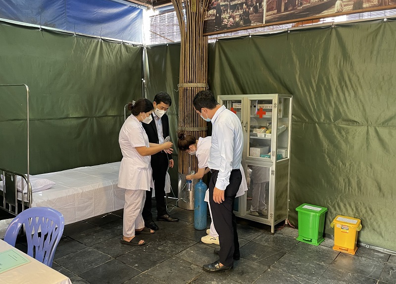Hà Nội: Vận hành trạm y tế lưu động tại chợ Đồng Xuân - Ảnh 1