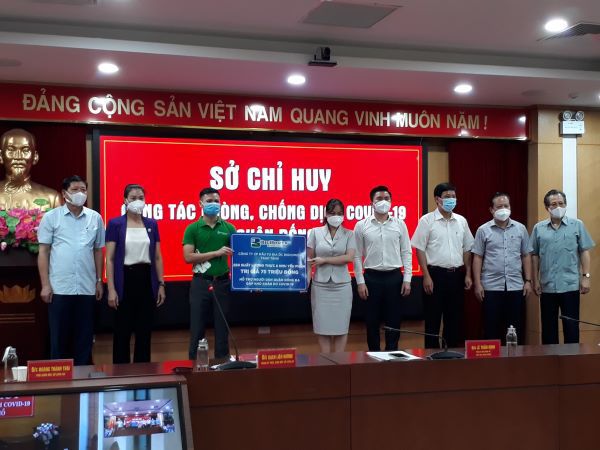 Sở LĐTB&XH Hà Nội tặng 450 suất quà cho người dân trong khu phong tỏa quận Đống Đa - Ảnh 2