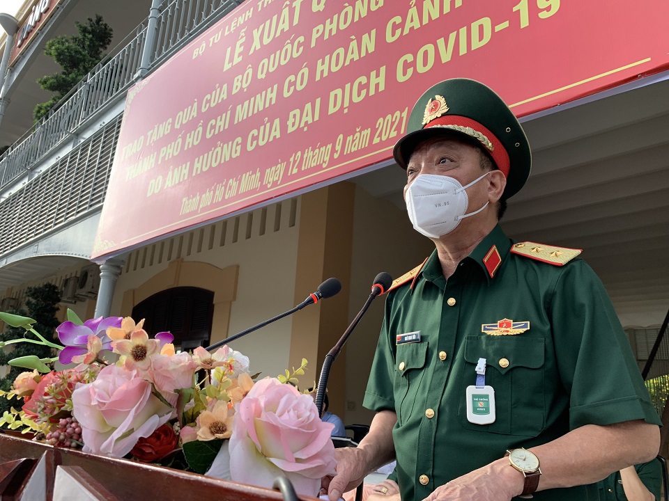 [Ảnh] Bộ Quốc phòng tặng Nhân dân TP Hồ Chí Minh 4.000 tấn gạo và 100.000 phần quà - Ảnh 1
