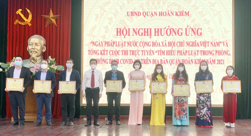 Quận Hoàn Kiếm hưởng ứng Ngày Pháp luật Việt Nam - Ảnh 2