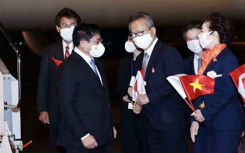 Thủ tướng Phạm Minh Chính tới Tokyo, bắt đầu chuyến thăm chính thức Nhật Bản - Ảnh 1
