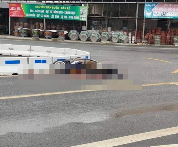 Tai nạn giao thông mới nhất hôm nay (22/11): Văng khỏi xe đưa đón, 4 học sinh ở Sơn La thương vong - Ảnh 2