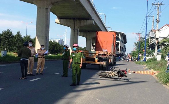 Tai nạn giao thông mới nhất hôm nay (18/8): Băng qua đường thiếu quan sát bị xe tải tông tử vong - Ảnh 1