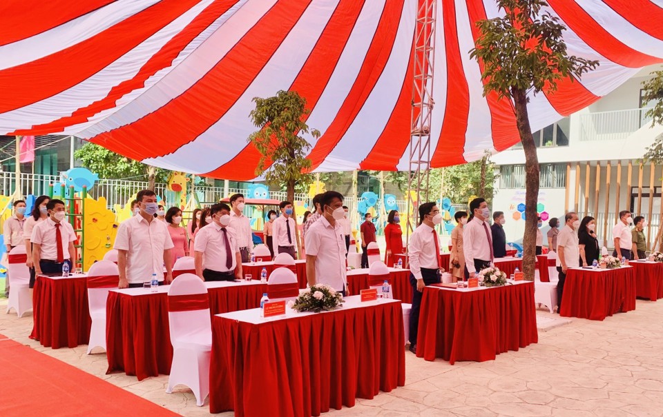 Quận Thanh Xuân: Gắn biển 2 công trình chào mừng kỷ niệm 25 năm thành lập quận - Ảnh 1
