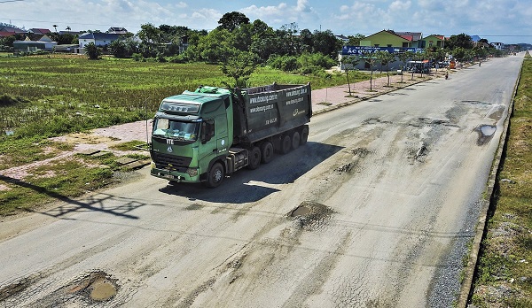 Nghệ An: Gần 2 km đường được đầu tư 290 tỷ đồng, chưa nghiệm thu đã hư hỏng - Ảnh 9