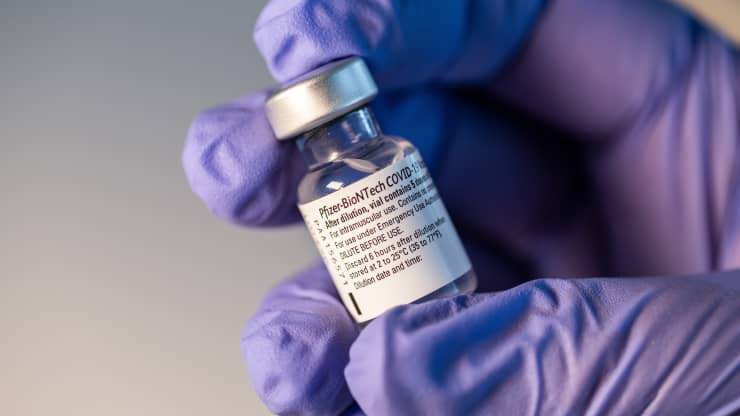 Các hãng sản xuất vaccine Covid-19 ráo riết nghiên cứu “siêu biến thể” Omicron - Ảnh 1