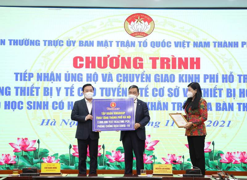 Hà Nội tiếp nhận và chuyển giao trên 20 tỷ đồng cho các quận, huyện phòng chống dịch - Ảnh 2