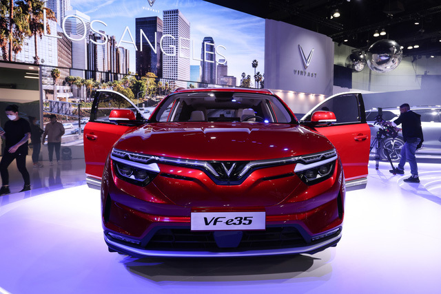 VinFast VF e35 và VF e36 ra mắt tại LA Auto Show 2021 - Ảnh 2