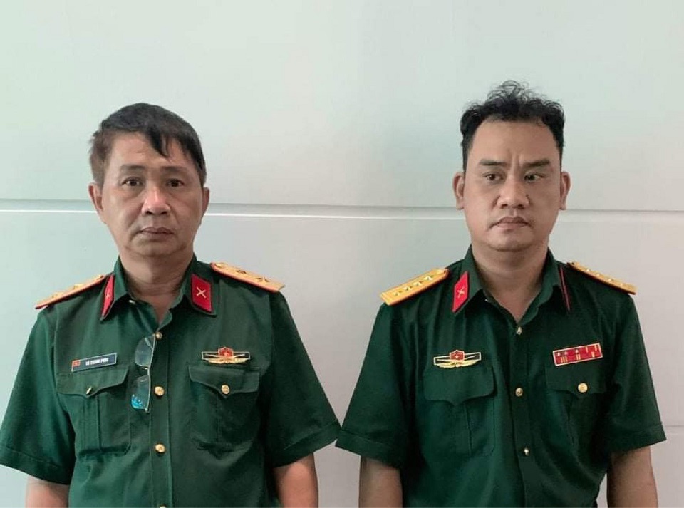 TP Hồ Chí Minh: Khởi tố, bắt tạm giam hai đối tượng tự phong “Trung tướng” và “Đại úy” - Ảnh 1