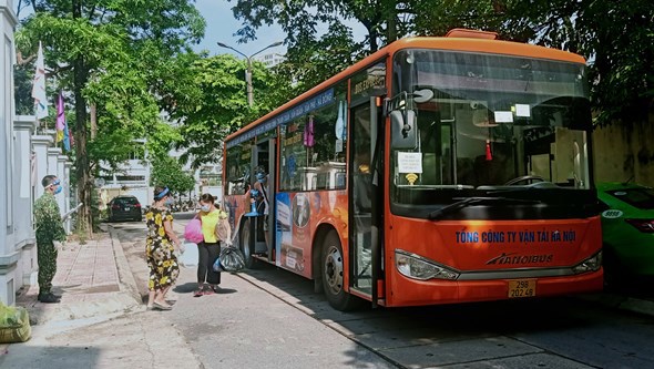 Hà Nội: Doanh nghiệp vận tải hành khách công cộng phấn khởi khi được thành phố “tiếp oxy” - Ảnh 1