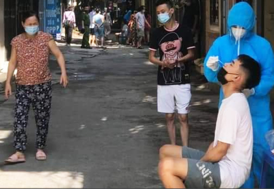 Hà Đông: Phát hiện 1 ca dương tính với SARS-CoV-2 tại phường Nguyễn Trãi - Ảnh 1