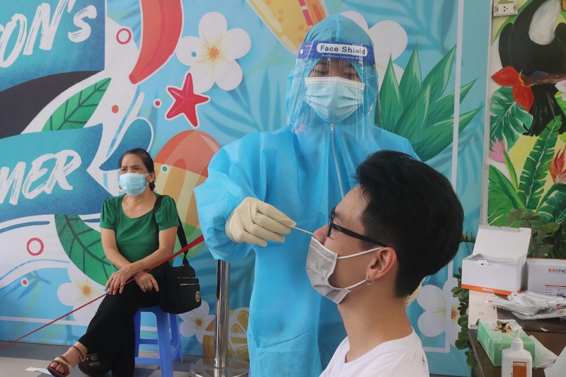 Trưa 11/9, Hà Nội thêm 28 ca nhiễm, toàn TP đã tiêm 3.495.145 mũi vaccine - Ảnh 1