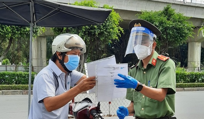 TP Hồ Chí Minh: Người dân chấp hành nghiêm túc lệnh cấm ra đường - Ảnh 3
