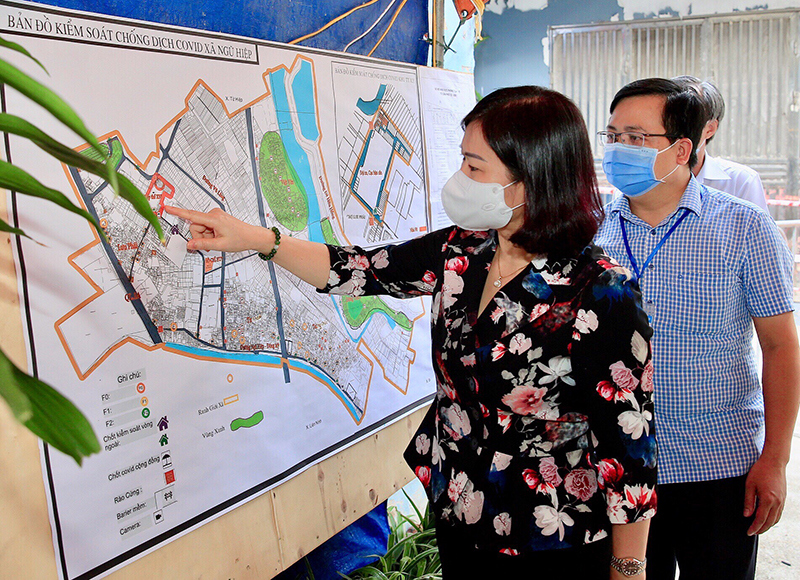 Phó Bí thư Thường trực Thành ủy Nguyễn Thị Tuyến: Siết chặt kiểm soát, xét nghiệm toàn bộ người dân tại “vùng đỏ” - Ảnh 3