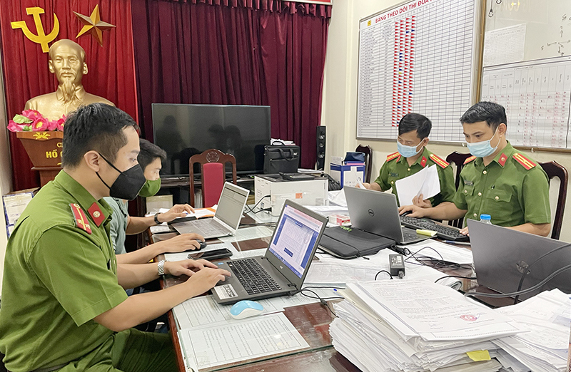 Bí thư Thành ủy Hà Nội Đinh Tiến Dũng: Điều chỉnh cấp và kiểm tra giấy đi đường phù hợp với thực tiễn - Ảnh 2