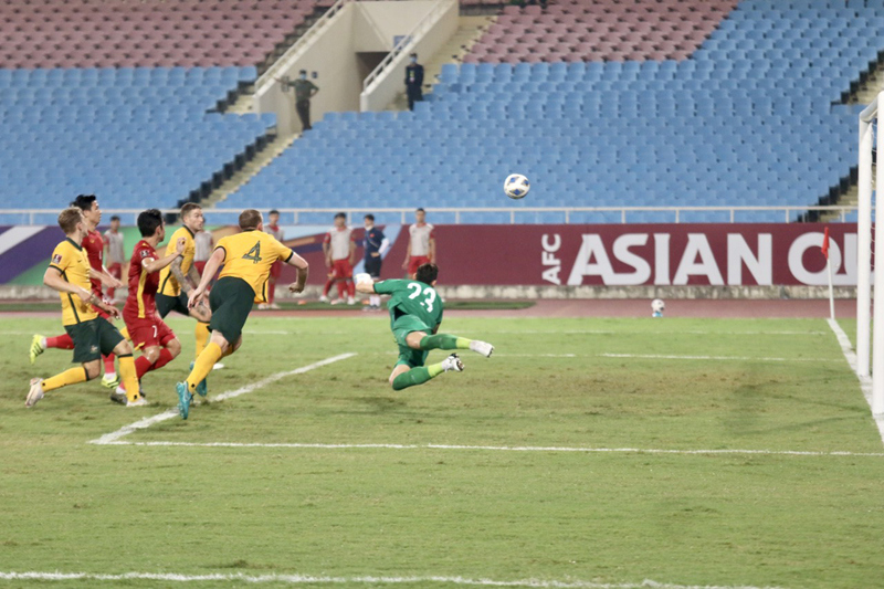 ĐT Việt Nam 0 - 1 ĐT Australia: Nỗ lực không thành - Ảnh 6