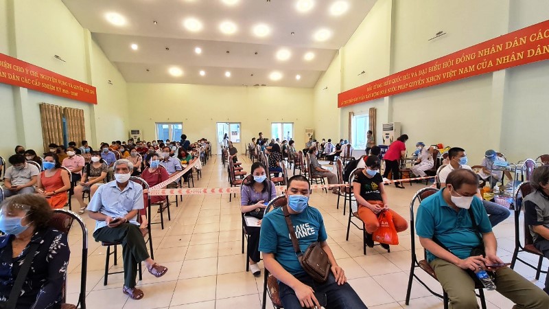 Đẩy nhanh tiến độ tiêm vaccine phòng Covid-19 cho Nhân dân phường Dịch Vọng Hậu - Ảnh 3
