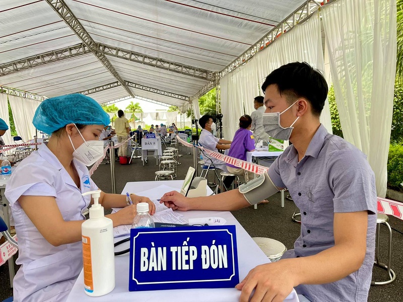 Huyện Thạch Thất: Tiêm trả mũi 2 vaccine phòng Covid-19 cho trên 21.900 người - Ảnh 1