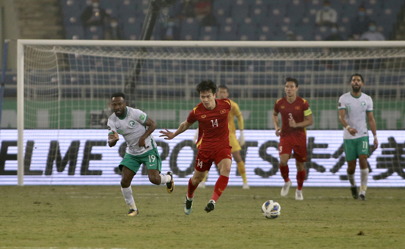 (VL World Cup 2022) Việt Nam 0-1 Arab Saudi: VAR lại cứu Việt Nam - Ảnh 2