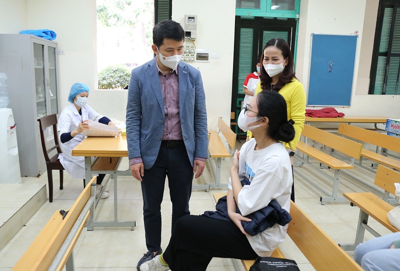 Quận Hoàn Kiếm tiêm vaccine Covid-19 cho học sinh 14 đến 17 tuổi: Đảm bảo quy trình an toàn và phòng, chống dịch - Ảnh 8