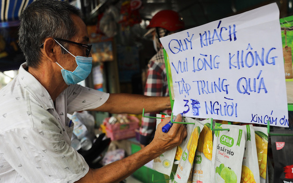 TP Hồ Chí Minh: Tiểu thương chợ tự phát lúng túng trong ngày đầu thực hiện Chỉ thị 10 - Ảnh 2