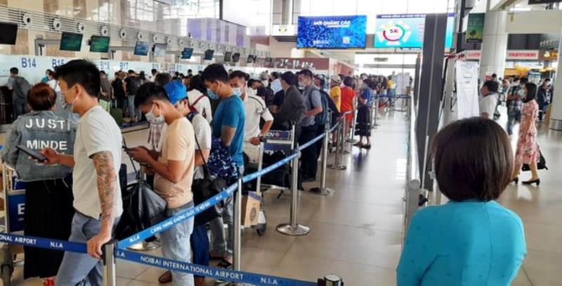 Dự kiến, khách qua sân bay Nội Bài tăng 40% trong đợt nghỉ lễ 30/4 và 1/5 - Ảnh 1