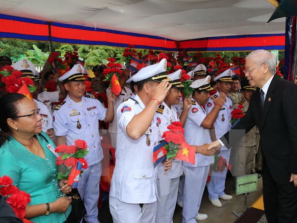 Tổng Bí thư Nguyễn Phú Trọng thăm cảng quốc tế Preah Sihanouk - Ảnh 1
