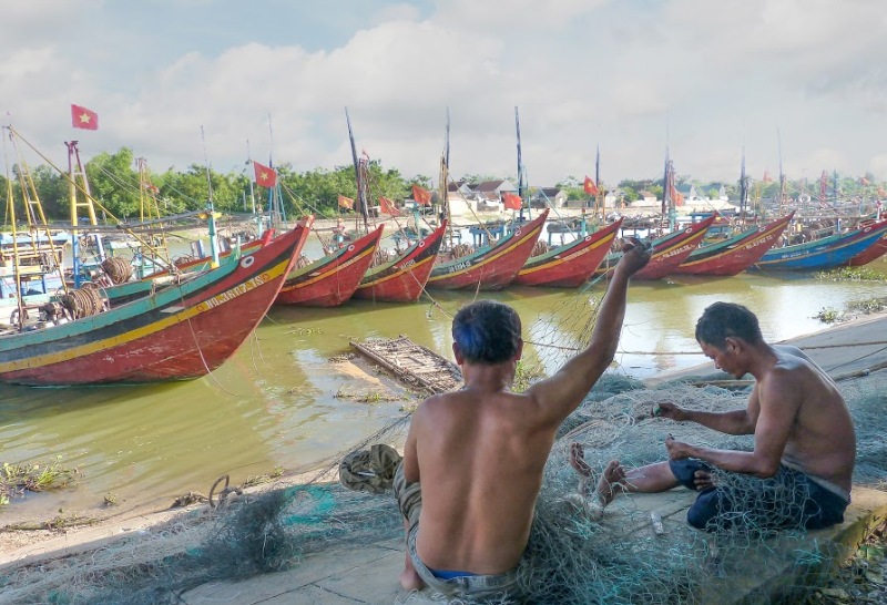 Vẻ đẹp ngư dân bám biển - Ảnh 10