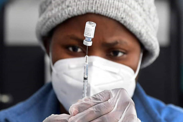 Mỹ: Trẻ vị thành niên có thể trở thành “đại sứ” tiêm chủng vaccine - Ảnh 1