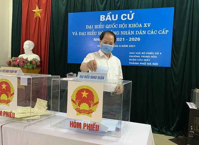 Hơn 5,4 triệu cử tri Thủ đô Hà Nội náo nức đi bầu cử đại biểu Quốc hội và HĐND các cấp nhiệm kỳ 2021 - 2026 - Ảnh 51
