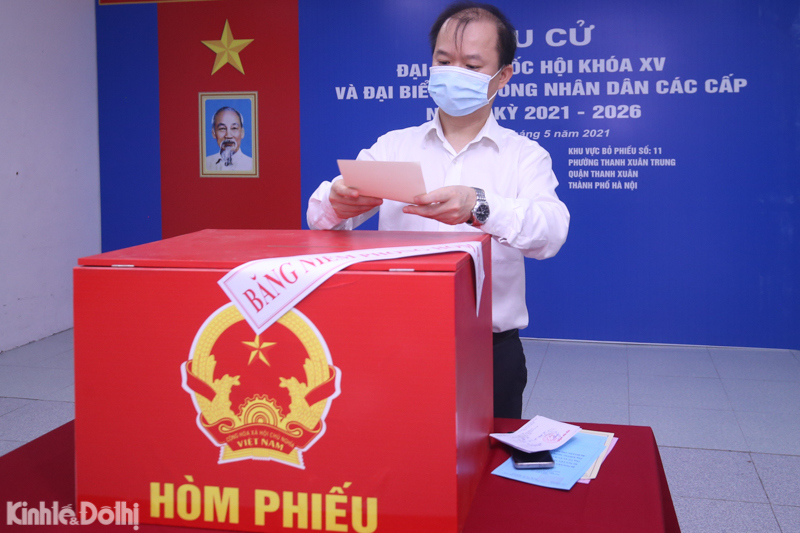 Hơn 5,4 triệu cử tri Thủ đô Hà Nội náo nức đi bầu cử đại biểu Quốc hội và HĐND các cấp nhiệm kỳ 2021 - 2026 - Ảnh 10