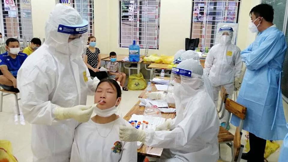 Bộ Y tế sẽ điều động 1.000 người hỗ trợ Bắc Giang chống dịch - Ảnh 1