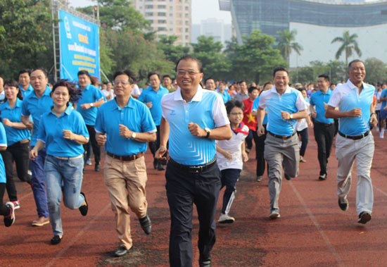 Nam Từ Liêm: 1.000 vận động viên tham dự giải chạy Báo Hànộimới - Ảnh 1