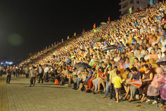 Khách du lịch đến Đà Nẵng tăng gần 50% trong mùa lễ hội pháo hoa - Ảnh 1
