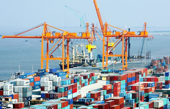 Thủ tướng yêu cầu kiểm soát chặt chẽ nhập khẩu để giảm nhập siêu - Ảnh 1