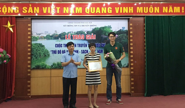 Trao giải tuyên truyền “Thủ đô Hà Nội xanh - sạch - đẹp” năm 2016 - Ảnh 1