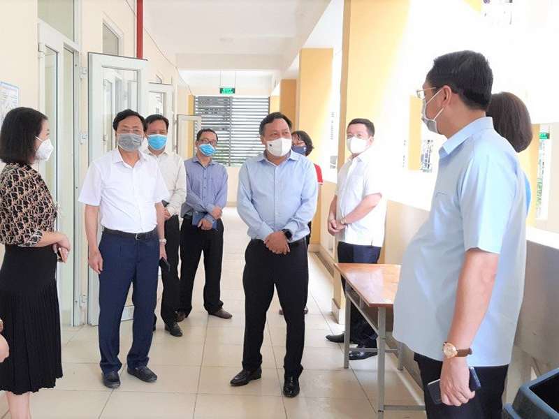 Phó Bí thư Thành ủy Nguyễn Văn Phong:  Tập trung phòng chống dịch để bảo đảm an toàn cho kỳ thi vào lớp 10 - Ảnh 2