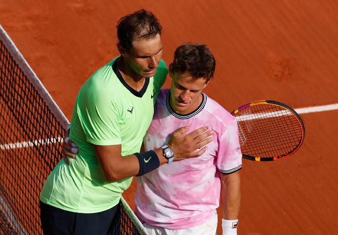 Nole hẹn gặp Nadal ở bán kết Roland Garros - Ảnh 1