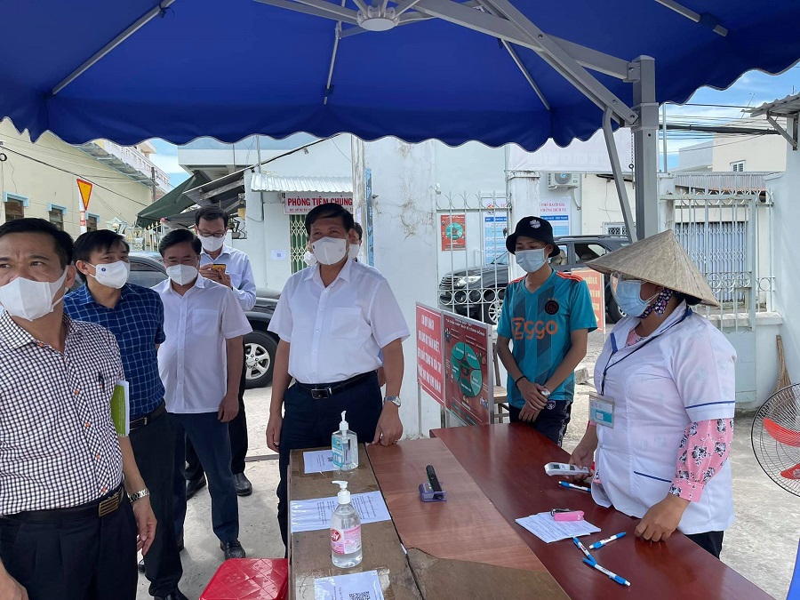 Bộ Y tế nói gì về đề xuất áp dụng “hộ chiếu vaccine” tại Phú Quốc? - Ảnh 1