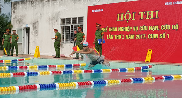 Những hình ảnh Cứu hộ cứu nạn dưới nước của Cảnh sát PCCC Hà Nội - Ảnh 7