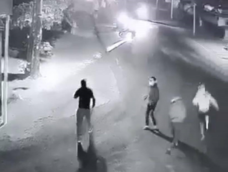 Quảng Ngãi: 2 nhóm côn đồ nổ súng, đuổi chém nhau trong đêm - Ảnh 2