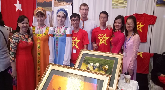 Ẩm thực Việt hút khách tại Ulaan Bator - Ảnh 2