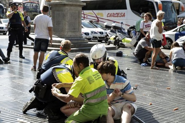 Cảnh sát Tây Ban Nha phát hiện thêm một âm mưu đánh bom sau vụ tấn công lao xe - Ảnh 1