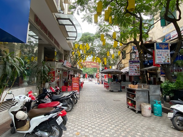 Hà Nội: Quán ăn đường phố, cà phê phản ứng nhanh sau chỉ đạo giãn cách - Ảnh 1