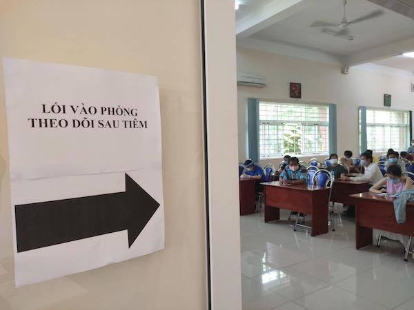 Bộ Y tế kiểm tra công tác tiêm chủng vắc xin phòng Covid-19 tại TP Hồ Chí Minh - Ảnh 3