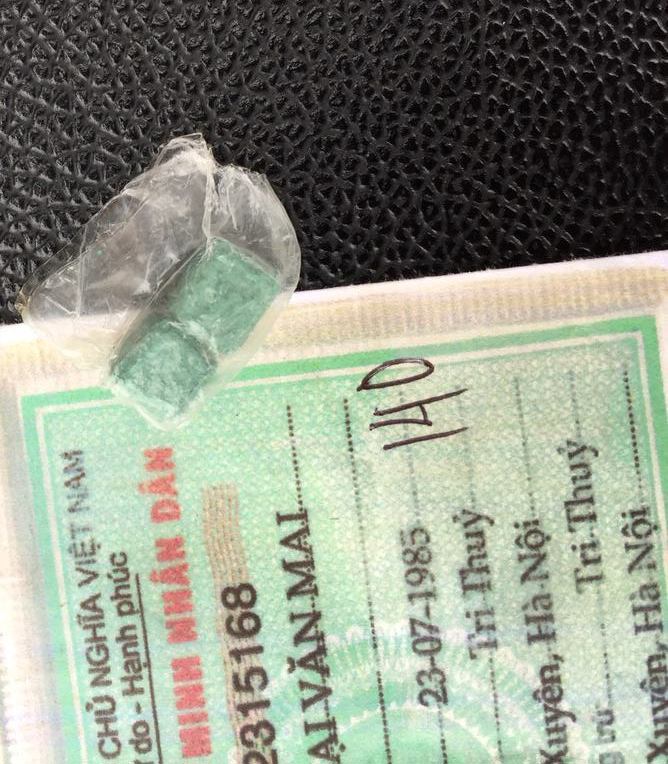 Mua ma túy ở phố Trần Duy Hưng về sử dụng gặp ngay cảnh sát 141 - Ảnh 1