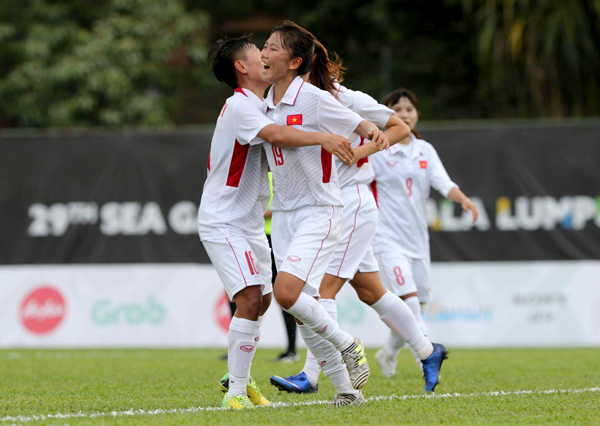 Tuyển bóng đá nữ Việt Nam giành chiến thắng trận ra quân - Ảnh 2