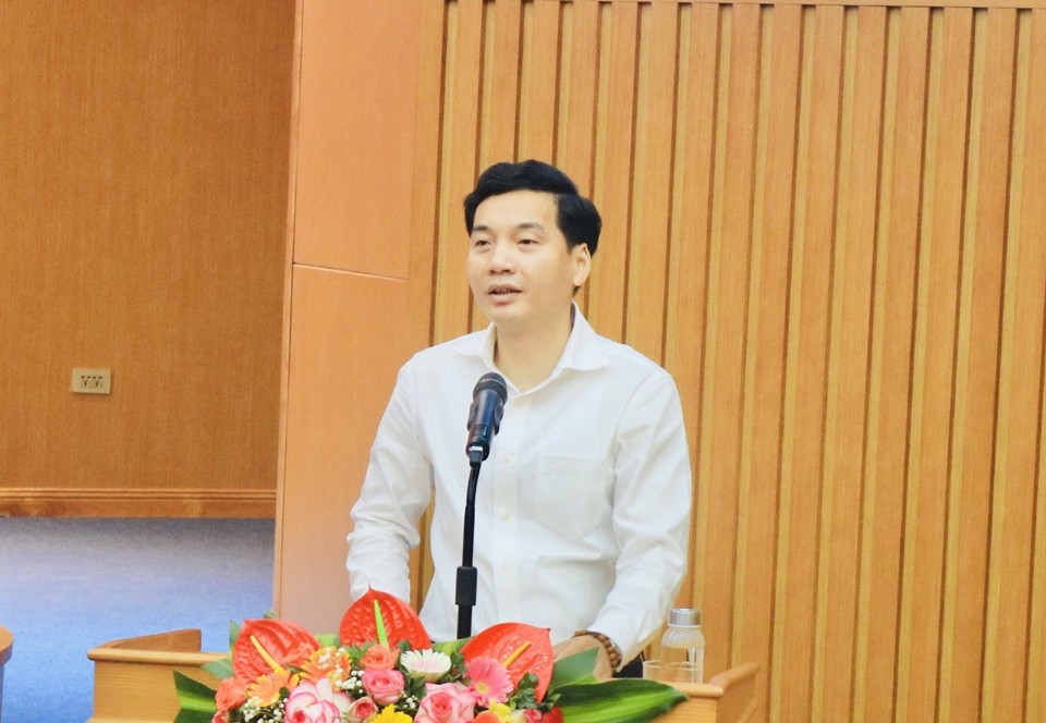 Trưởng Ban Tuyên giáo Thành ủy Bùi Huyền Mai và các ứng viên đại biểu HĐND TP khoá XVI tiếp xúc cử tri quận Thanh Xuân - Ảnh 3