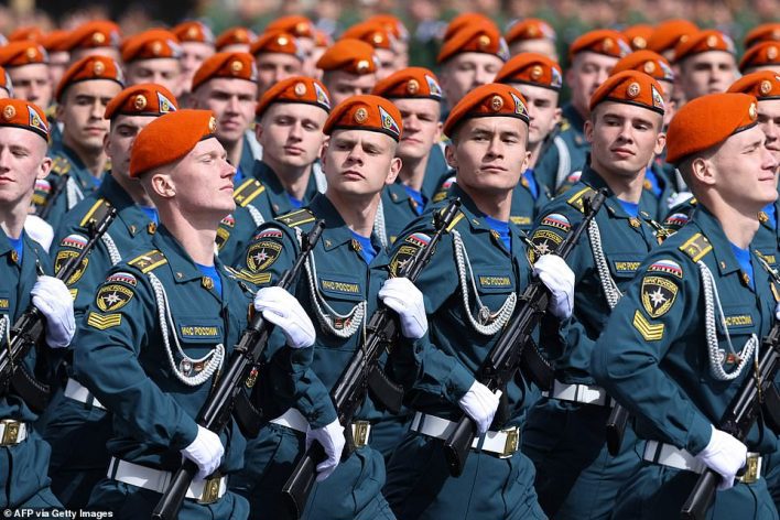 Choáng ngợp hình ảnh Nga tổng duyệt lễ duyệt binh kỷ niệm 76 năm Ngày Chiến thắng phát-xít 9/5 - Ảnh 3